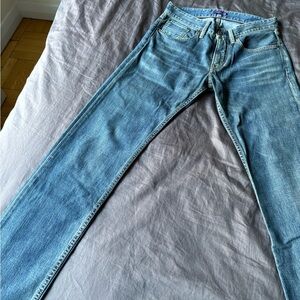 Ralph Lauren purple label light wash jeans. Size is 28x30.